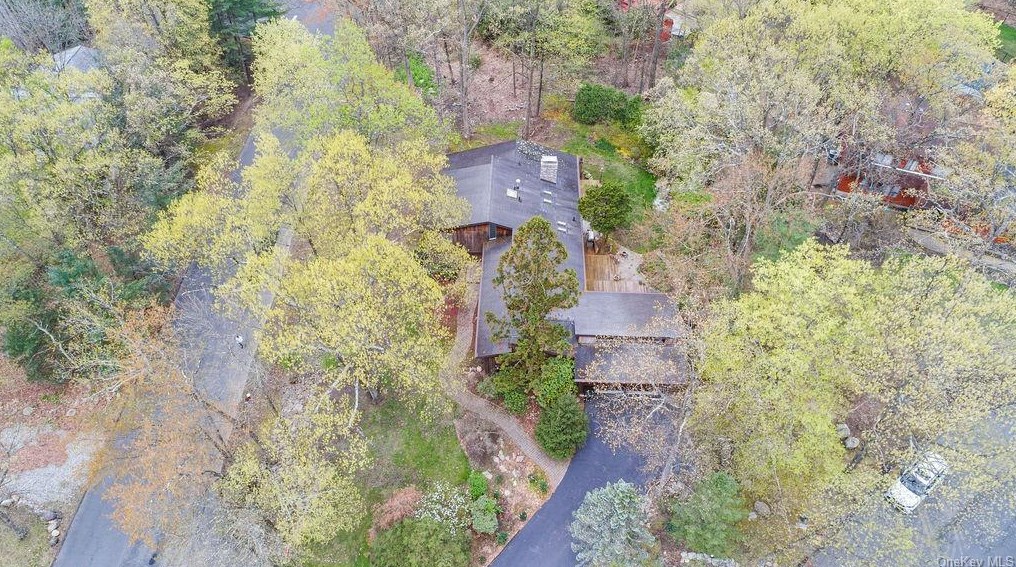 6 Burning Brush Ct, Mount Ivy NY  10970-2015 exterior