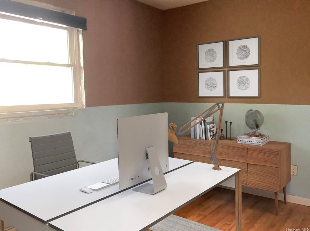 24 Faye Ave, Newburgh NY  12553-7708 exterior