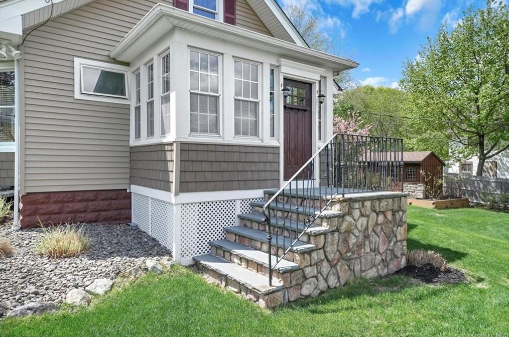 55 State Route 17m, Harriman NY  10926-3231 exterior