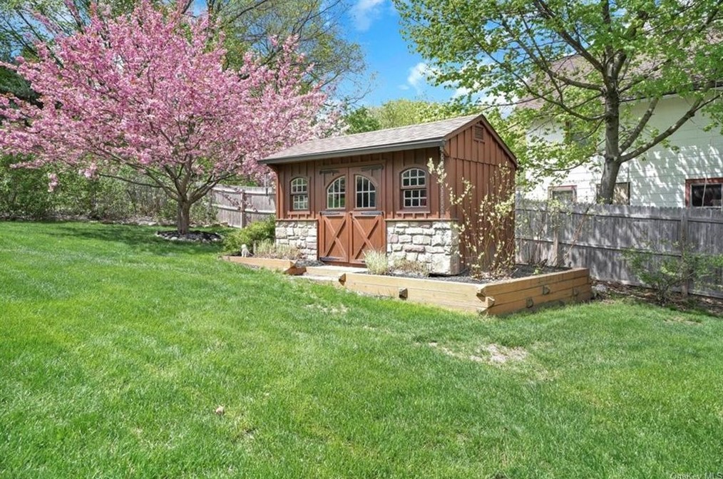 55 State Route 17m, Harriman NY  10926-3231 exterior