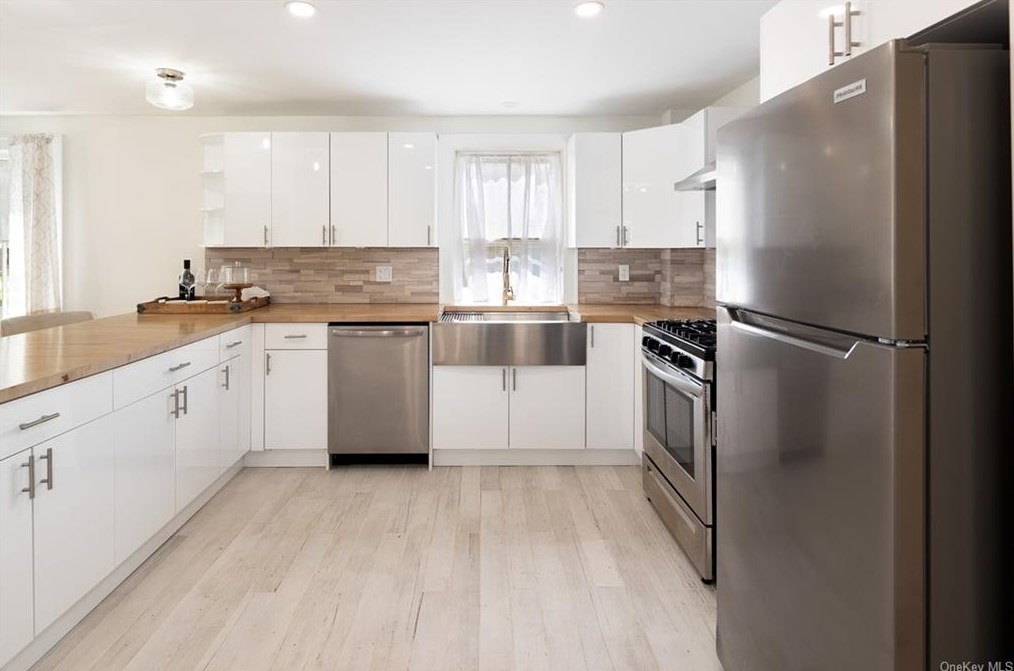 22 Pleasant St, Bedford NY  10506-1501 exterior