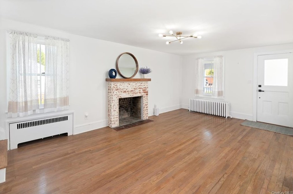 22 Pleasant St, Bedford NY  10506-1501 exterior