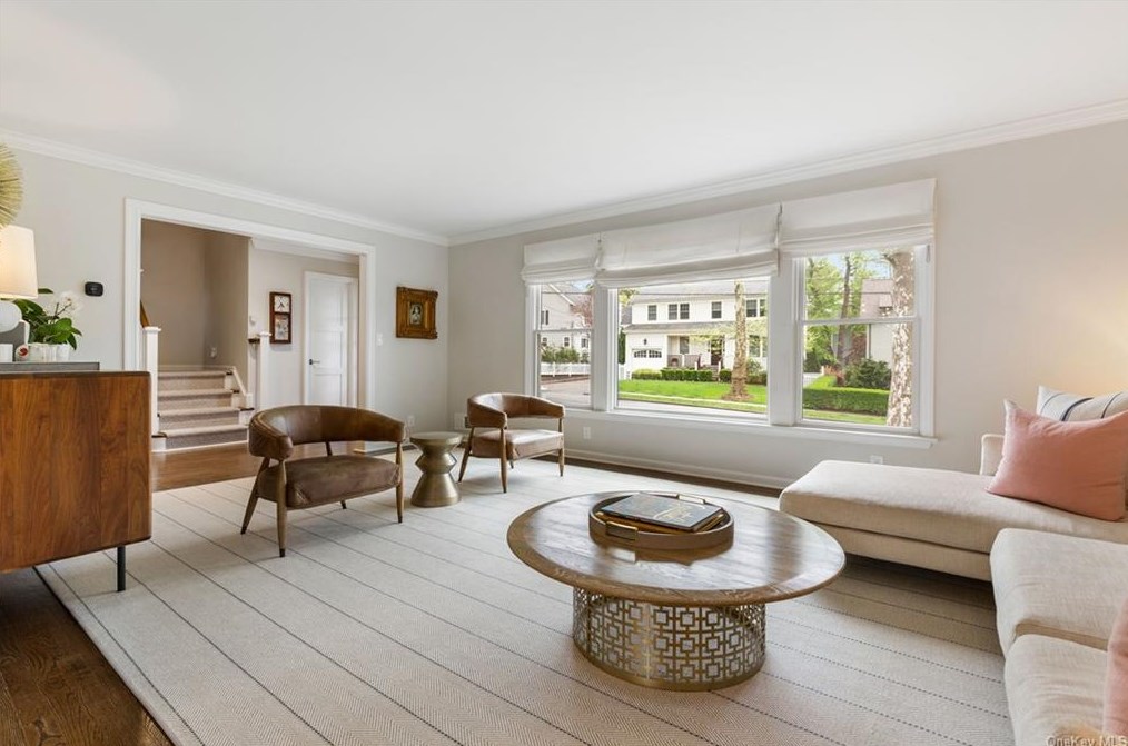 18 Harding Dr, Rye NY  10580-1313 exterior