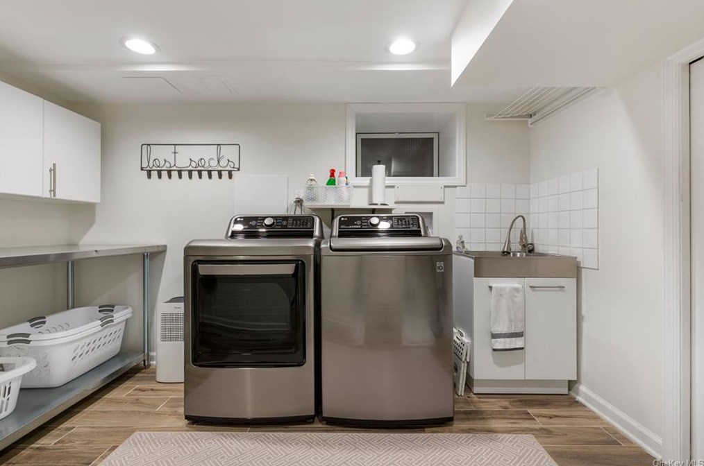 18 Harding Dr, Rye NY  10580-1313 exterior