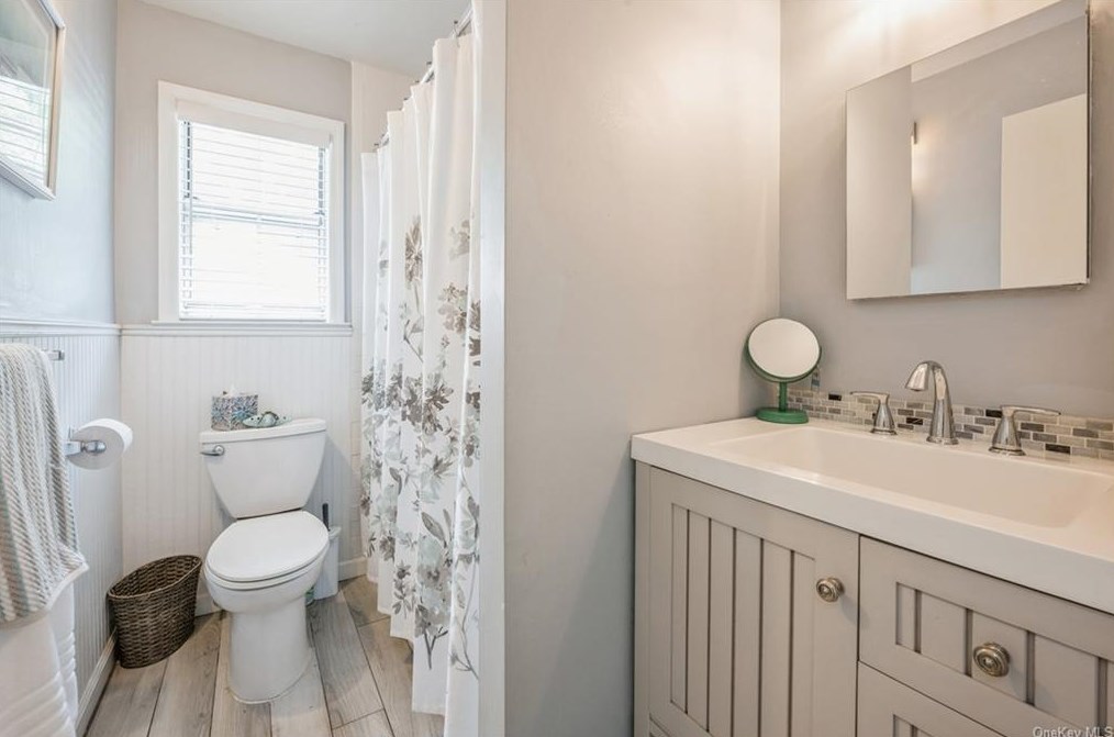 704 Louis St, Mamaroneck NY  10543-1728 exterior