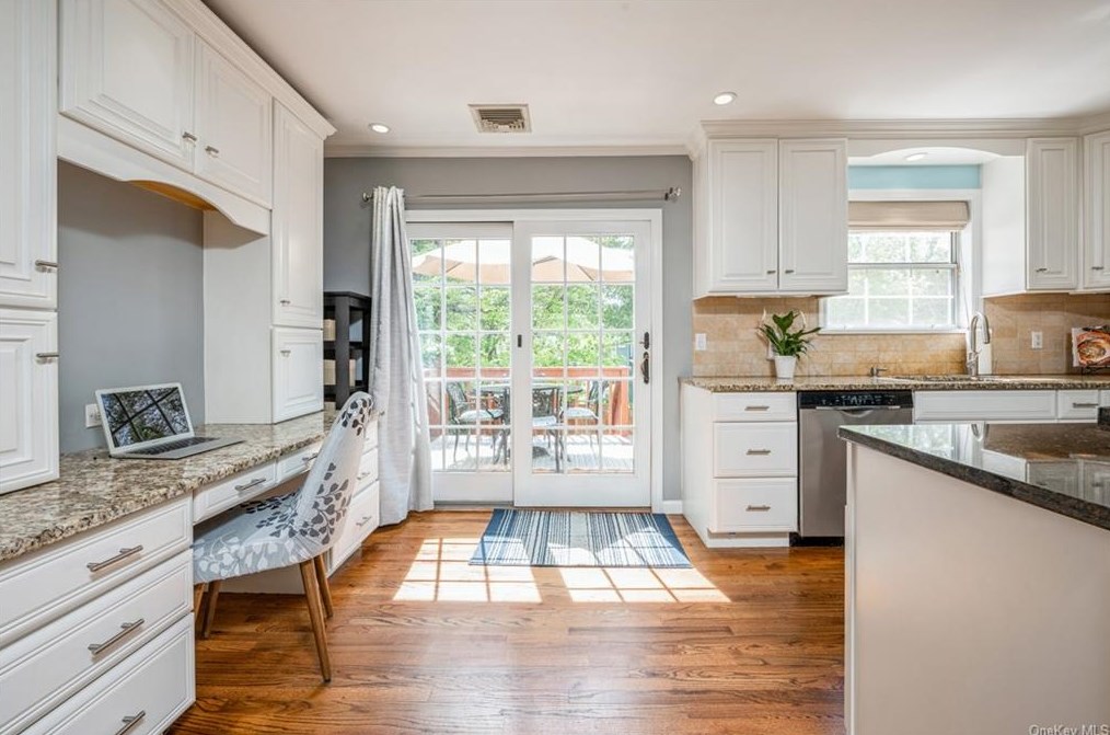 704 Louis St, Mamaroneck NY  10543-1728 exterior