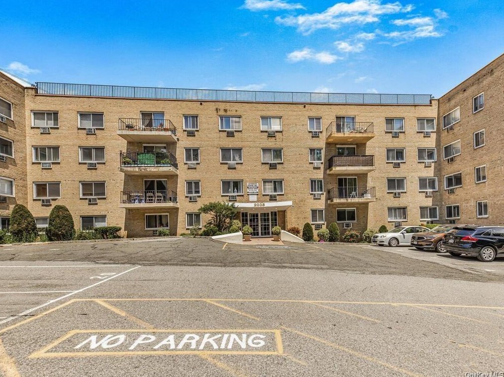 2035 Central Park Ave, Yonkers NY 10710-2445 exterior