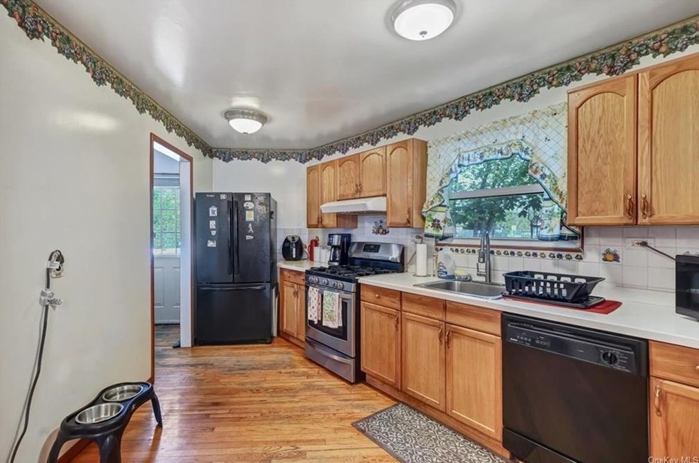 8 Orchard St, Haverstraw NY  10927-1111 exterior