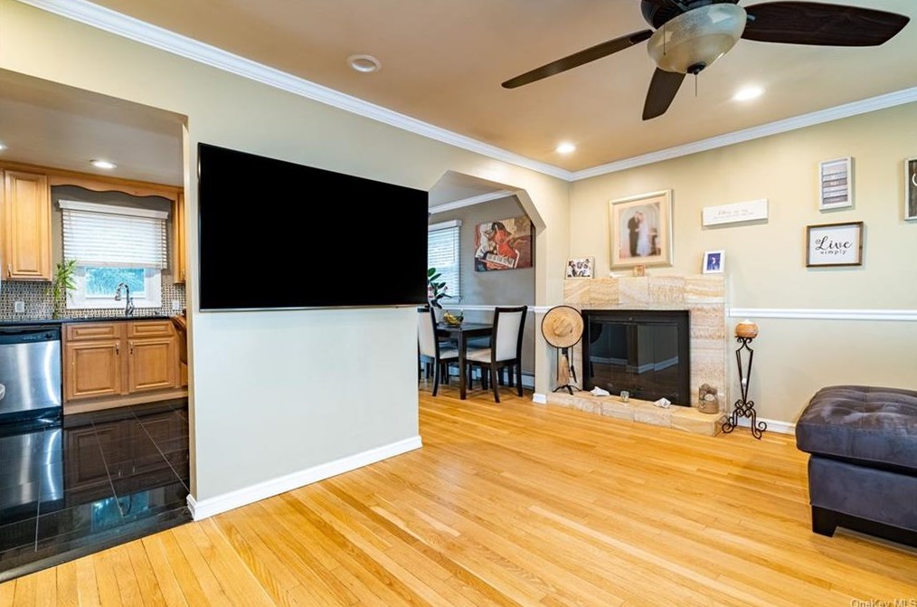 40 Hunt Ave, Yonkers NY  10710-5431 exterior