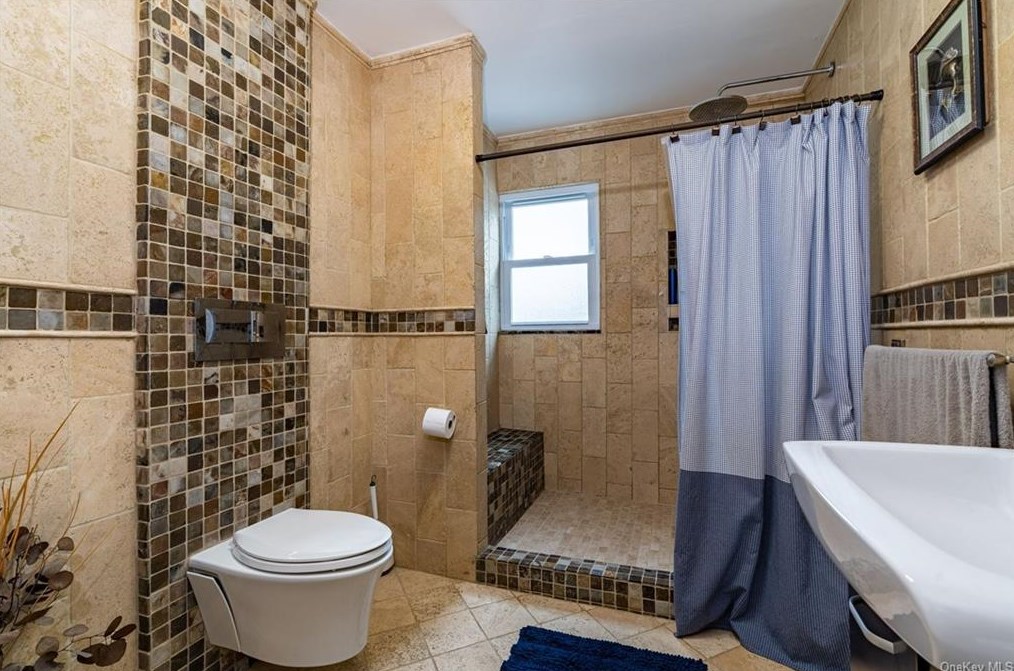 40 Hunt Ave, Yonkers NY  10710-5431 exterior