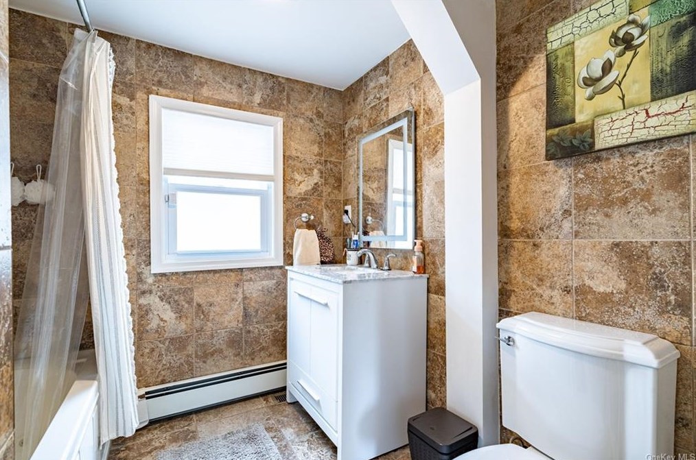 40 Hunt Ave, Yonkers NY  10710-5431 exterior