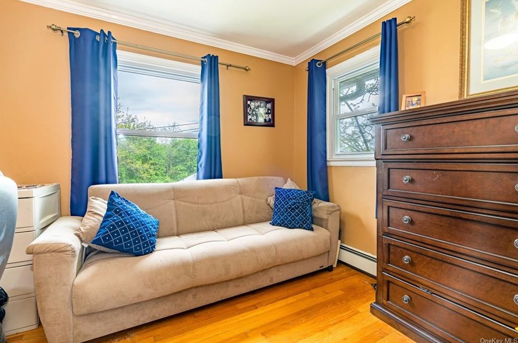 40 Hunt Ave, Yonkers NY  10710-5431 exterior