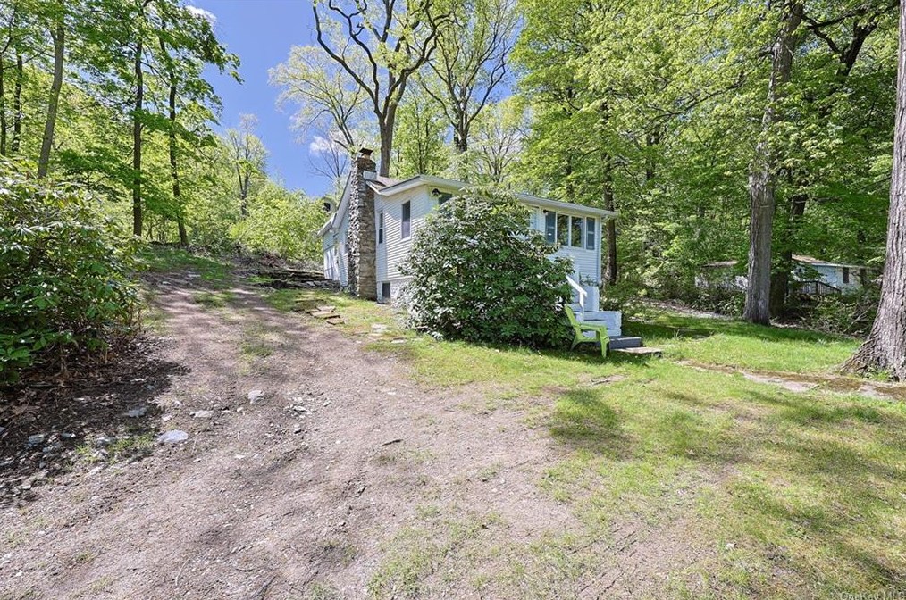 81 Sylvan Trl, Monroe NY  10950-6710 exterior
