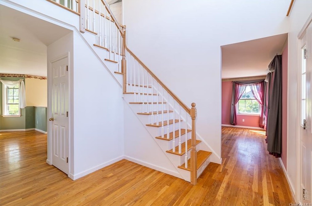 6 Rose Ct, La Grange NY  12540-6246 exterior