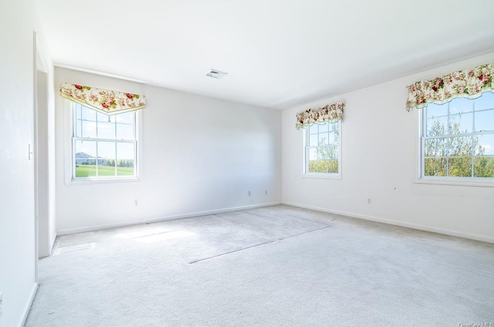 6 Rose Ct, La Grange NY  12540-6246 exterior