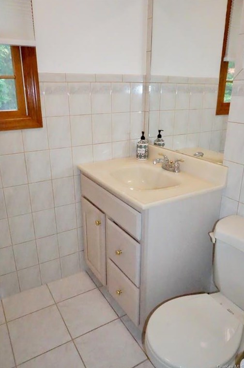 359 Sprain Rd, Yonkers NY  10710-3441 exterior