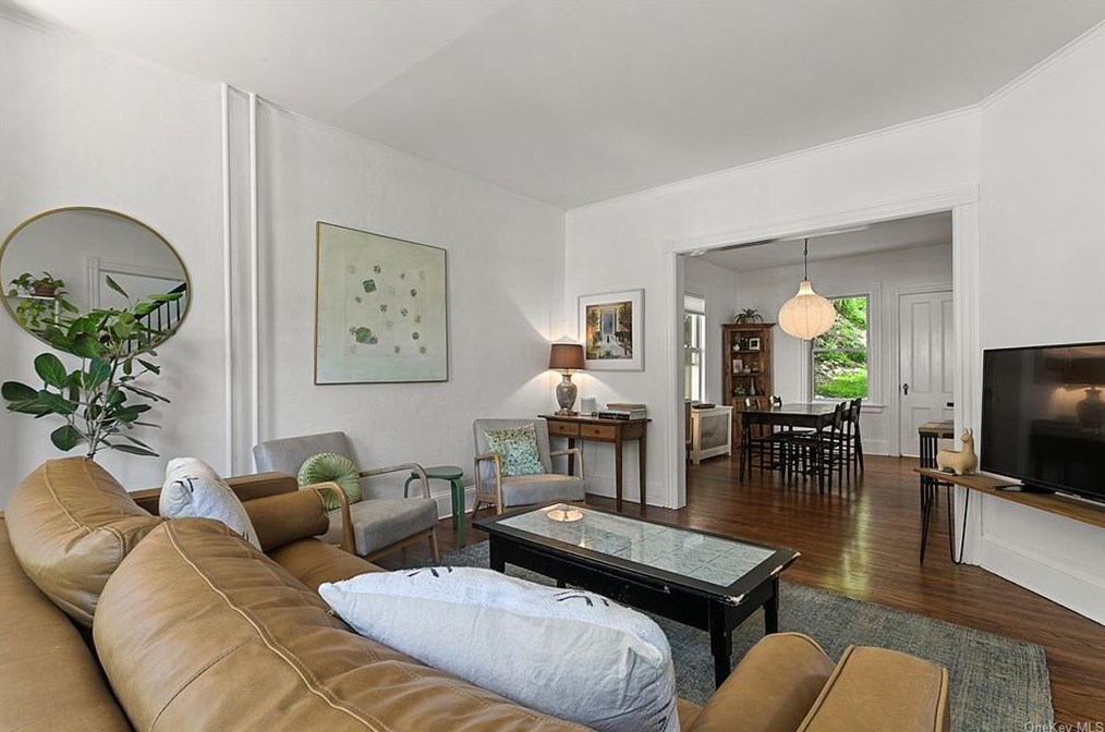55 Legrande Ave, North Tarrytown NY  10591-3405 exterior