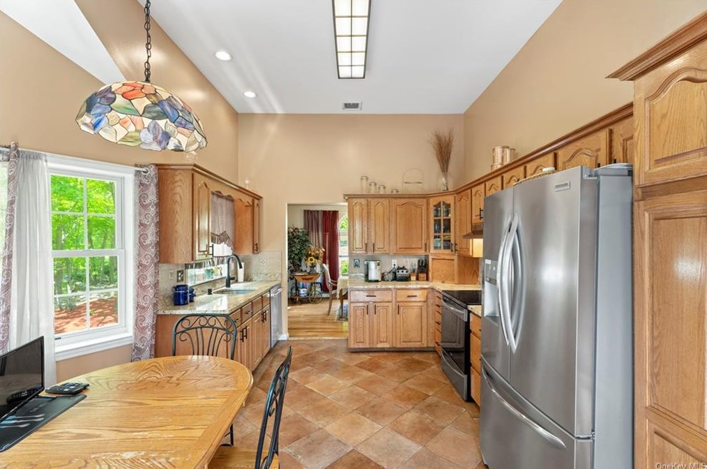 334 Fair St, Kent Lakes NY  10512-6141 exterior