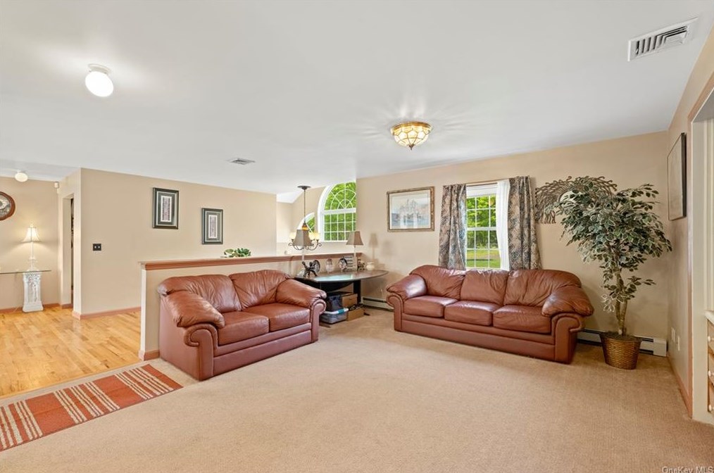 334 Fair St, Kent Lakes NY  10512-6141 exterior