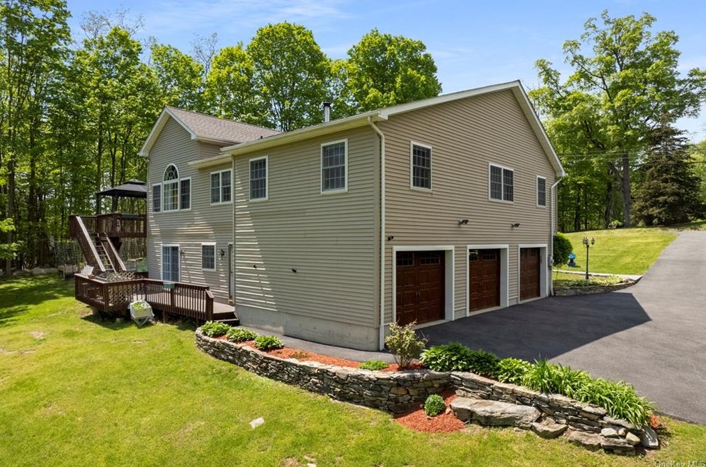 334 Fair St, Kent Lakes NY  10512-6141 exterior