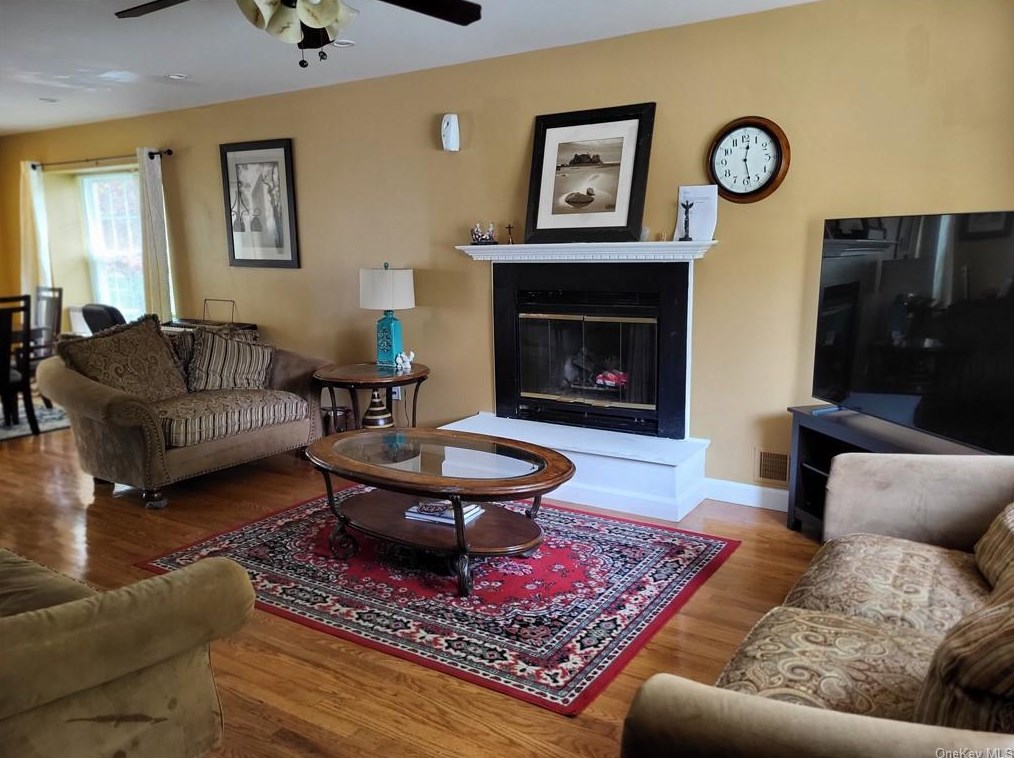 79 Winchester Ave, Peekskill NY  10566-6803 exterior