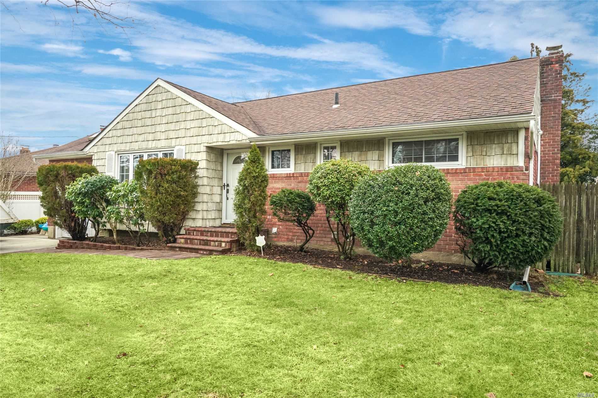 26 Larry Dr Commack NY 11725 MLS 3190169 Coldwell Banker   Original 