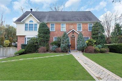 12 Spruce Place - Photo 1