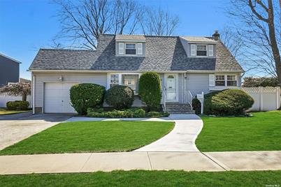 39 Surrey Lane - Photo 1