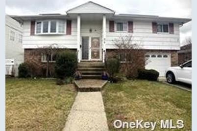 273 Acardia Ave Uniondale Ny Mls Coldwell Banker