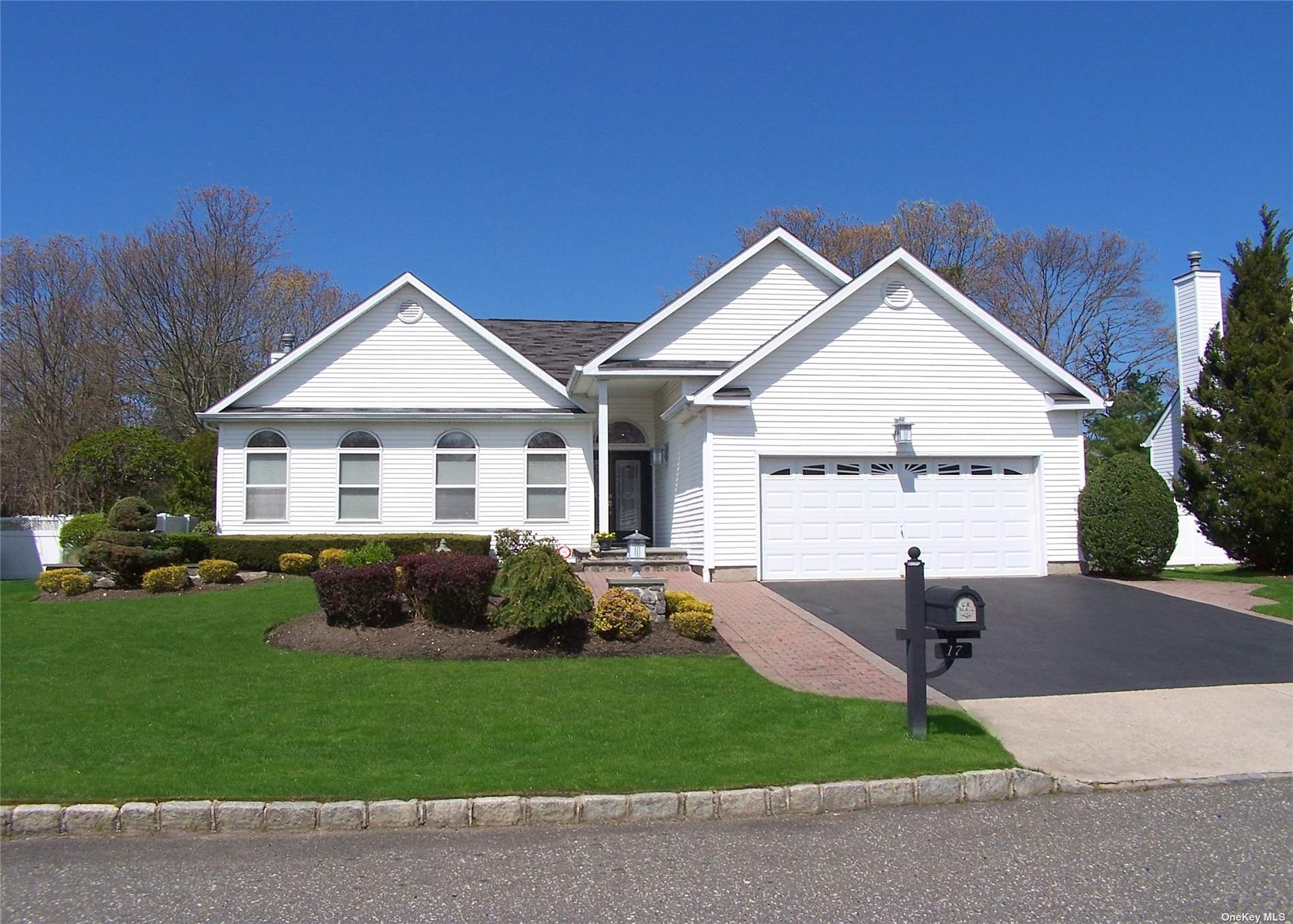 17 Summerfield Dr, Holtsville, NY 11742 MLS 3307821 Coldwell Banker