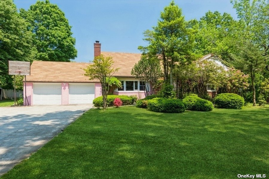 193 Jericho Turnpike, Old Westbury, NY 11568 MLS 3314586 Coldwell