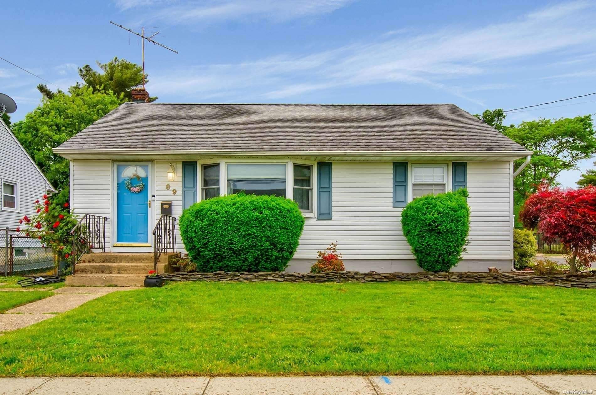 89 Kuhl Ave, Hicksville, NY 11801 MLS 3318112 Coldwell Banker