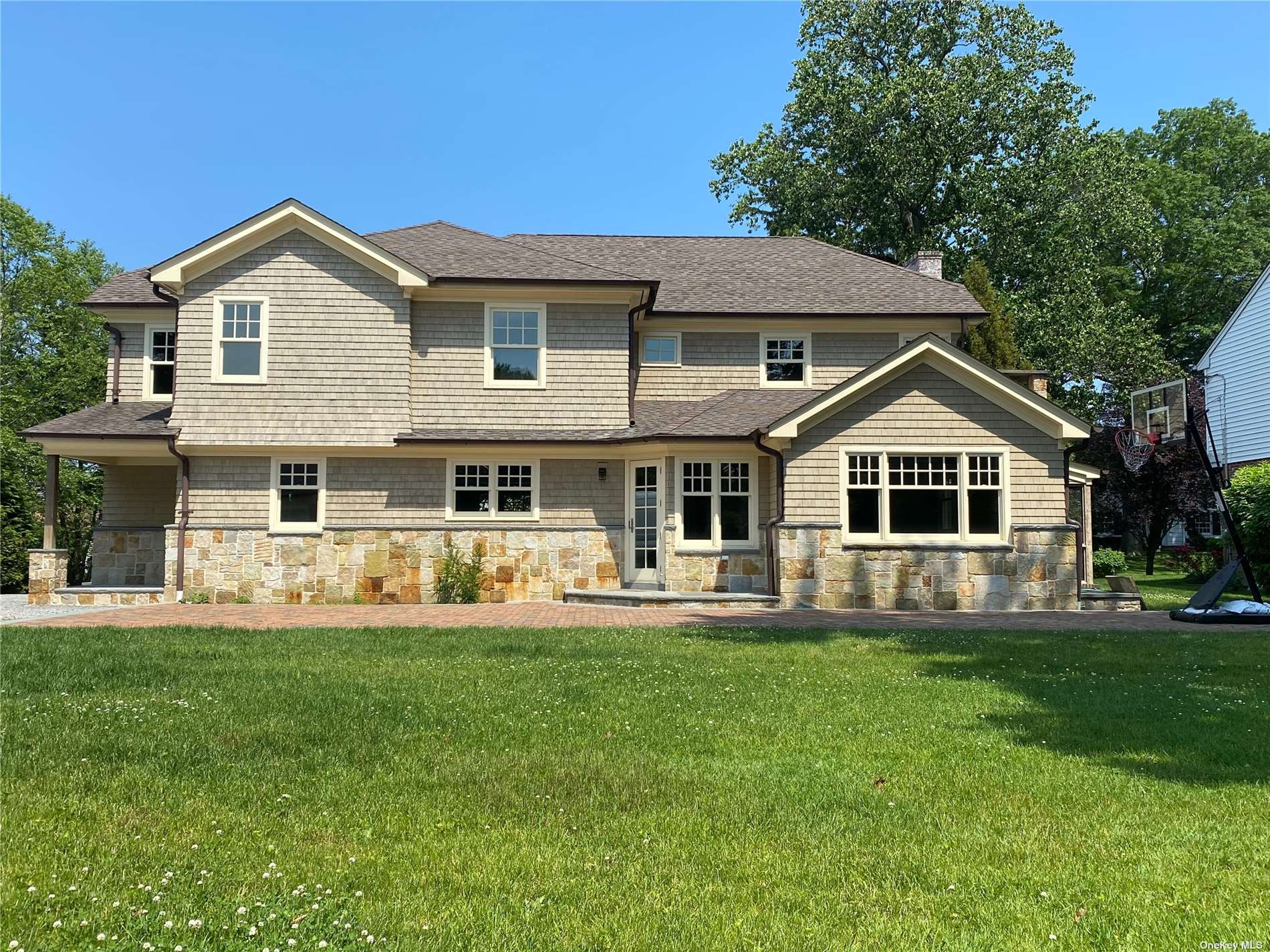 33 Meritoria Dr, East Williston, NY 11596 MLS 3319393 Coldwell Banker