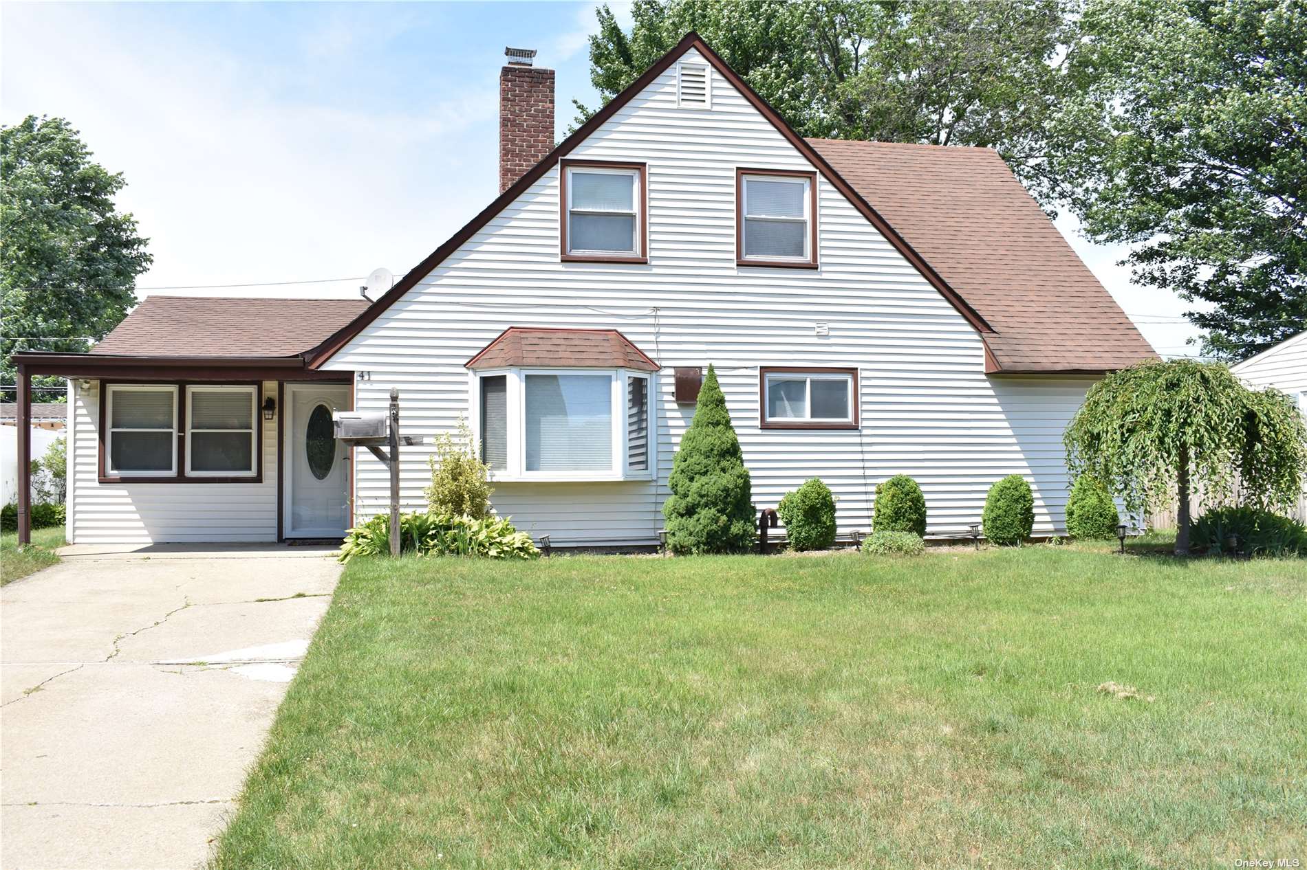 41 Pewter Ln, Hicksville, NY 11801 MLS 3322944 Coldwell Banker