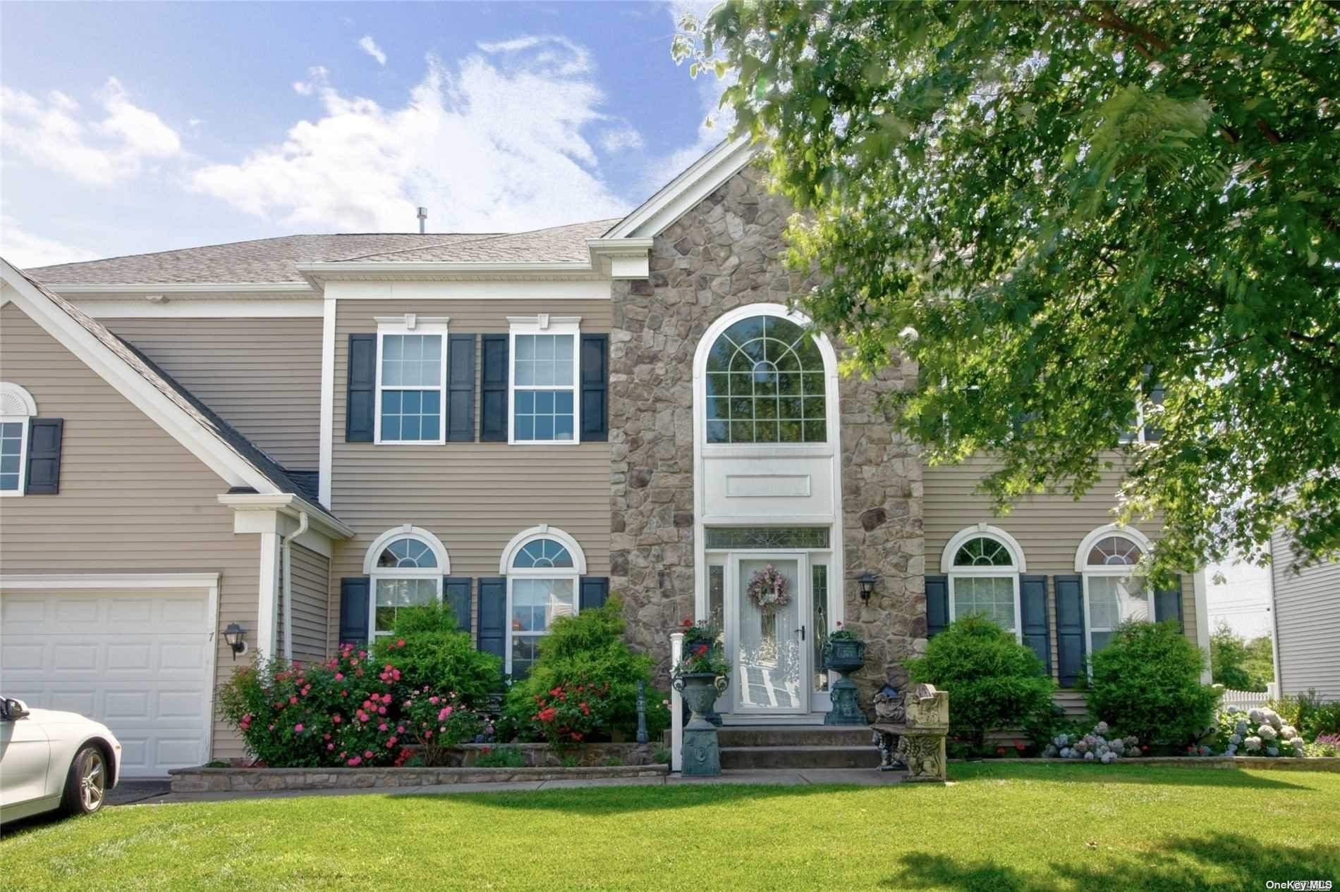 7 Pinehurst Dr, Mount Sinai, NY 11766 MLS 3324167 Coldwell Banker