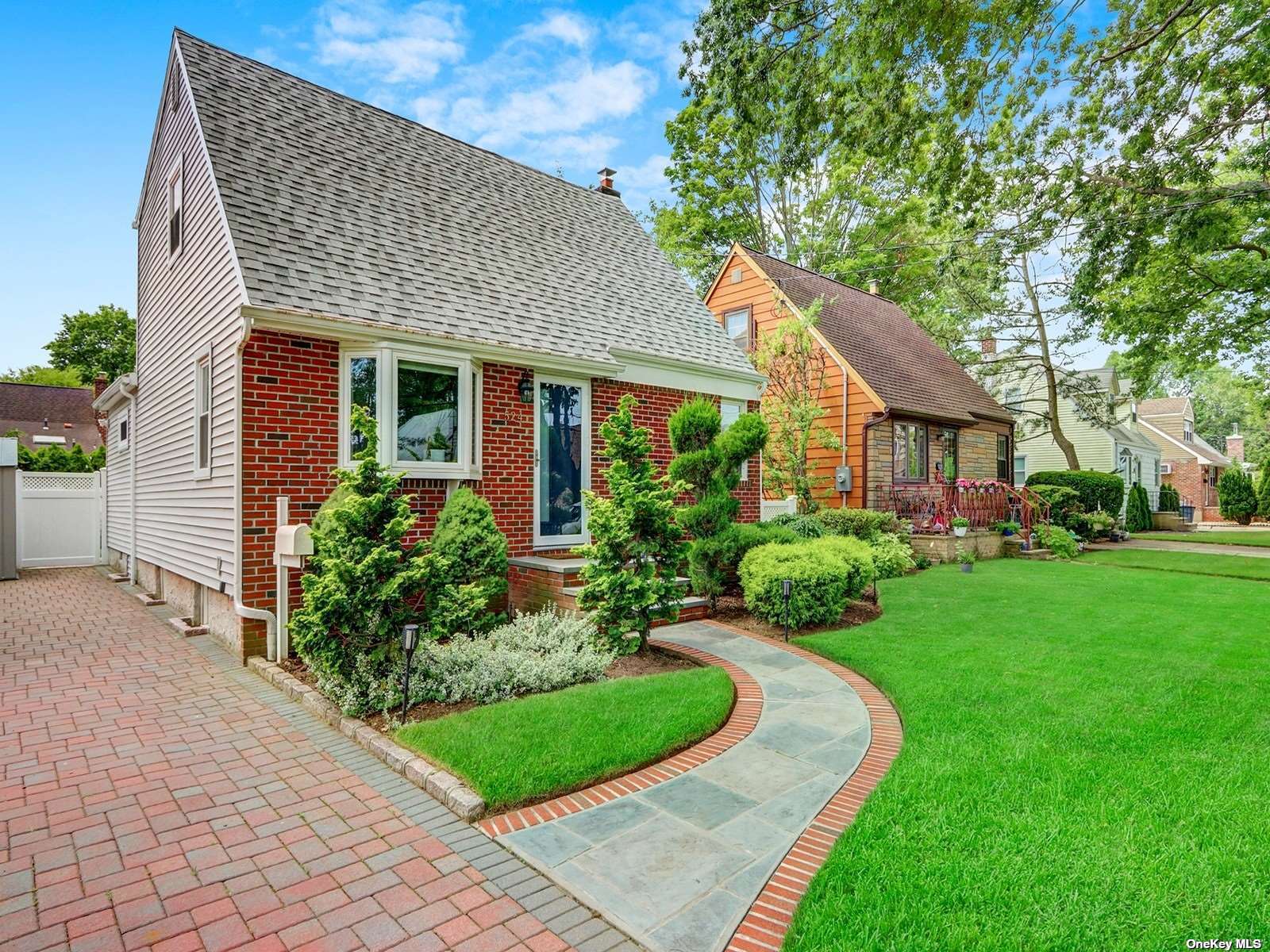 524 10th Ave, New Hyde Park, NY 11040 MLS 3326154 Coldwell Banker