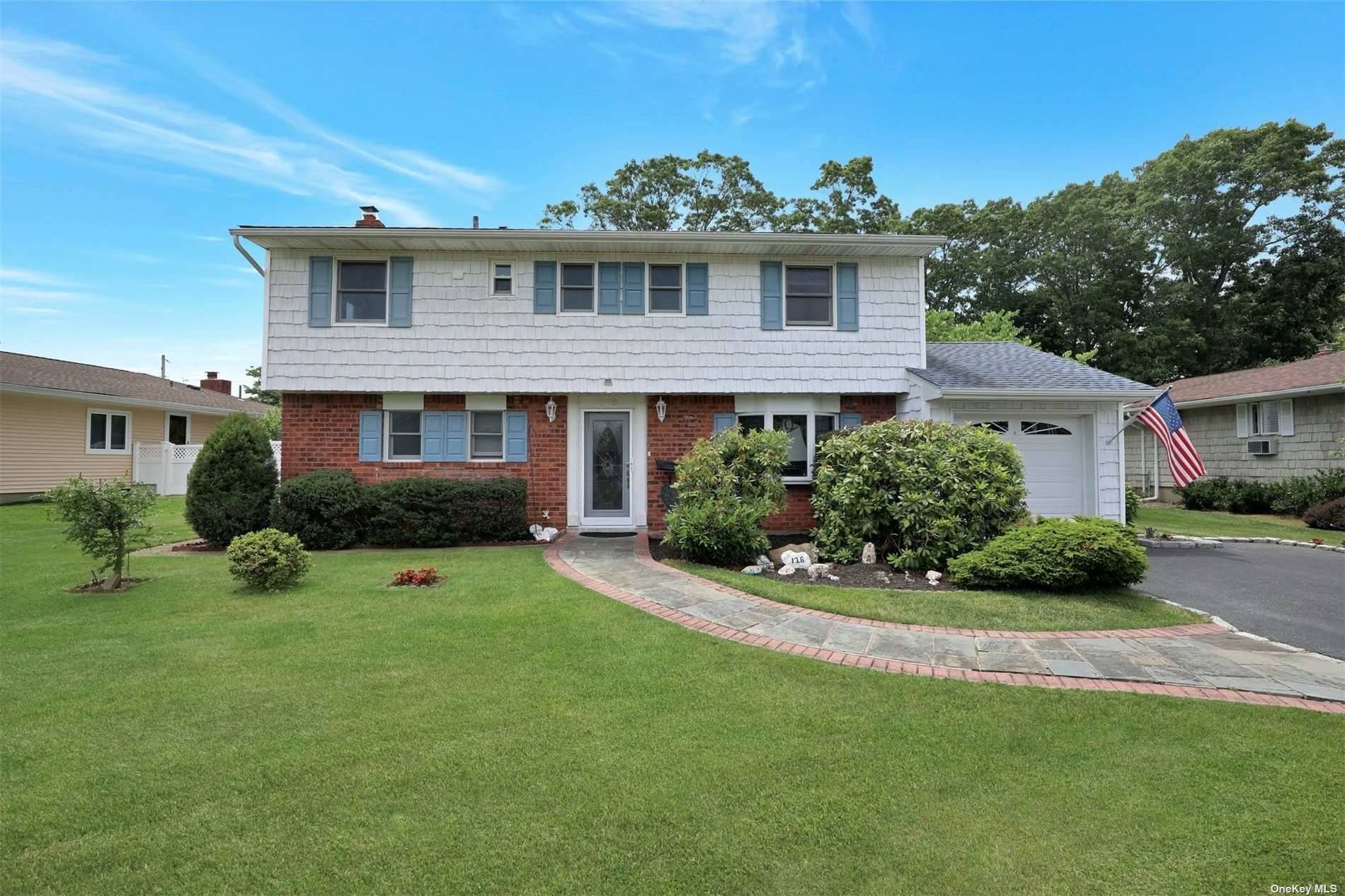 128 Hobart St, East Islip, NY 11730 - MLS 3327171 - Coldwell Banker