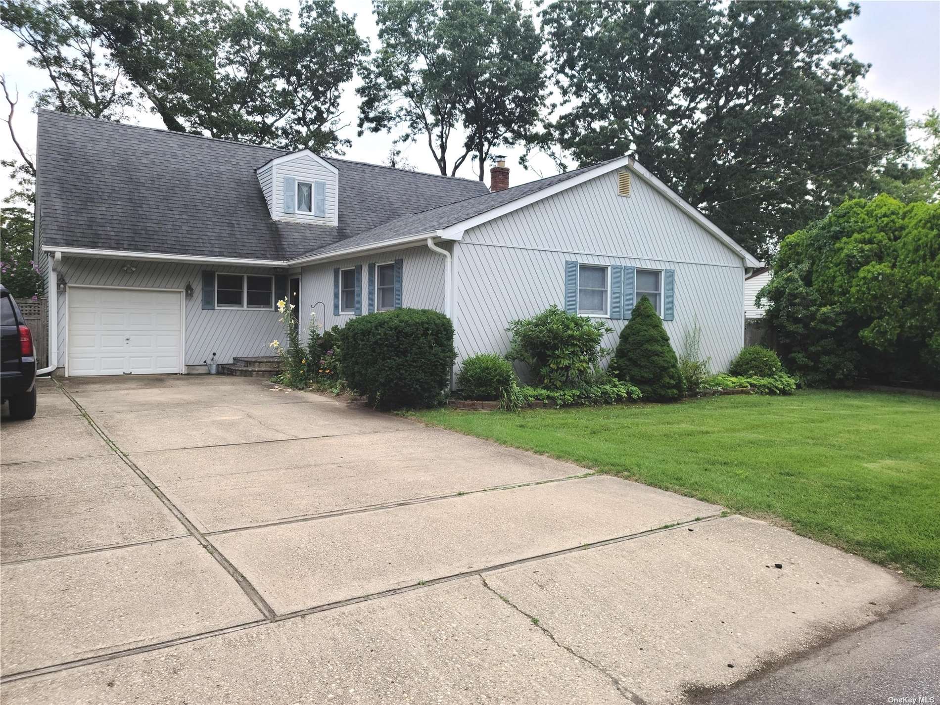 374 Alfred St, Holbrook, NY 11741 MLS 3332391 Coldwell Banker