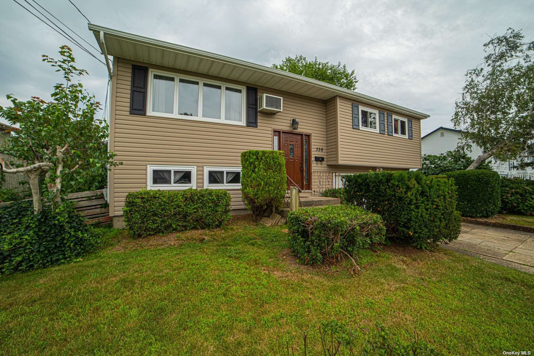 326 Maplewood St, Islip Terrace, NY 11752 MLS 3334295 Coldwell Banker