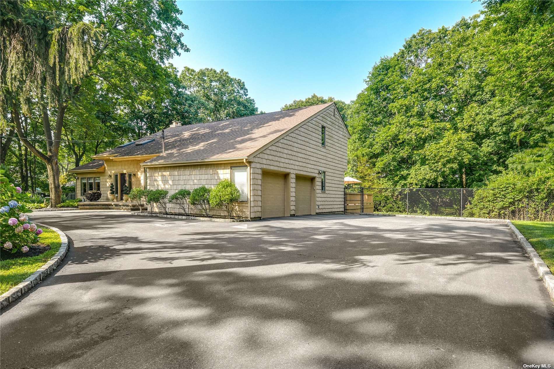 25 Stratford Ave, Greenlawn, NY 11740 MLS 3334403 Coldwell Banker