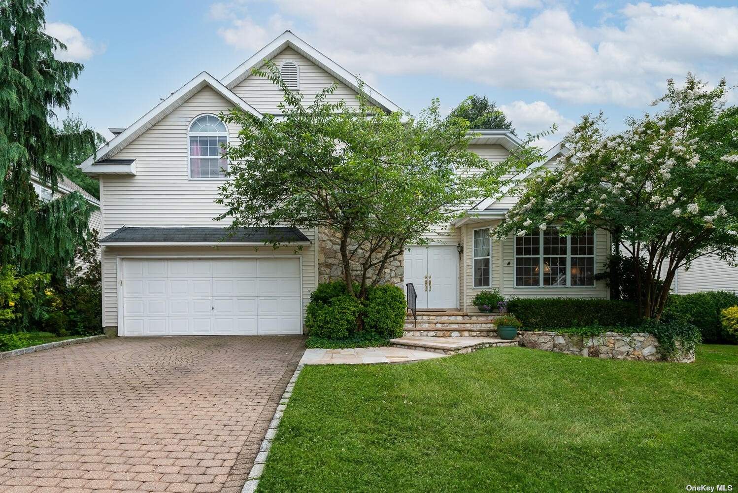 3 Mikel Ln, Glen Head, NY 11545 MLS 3334467 Coldwell Banker