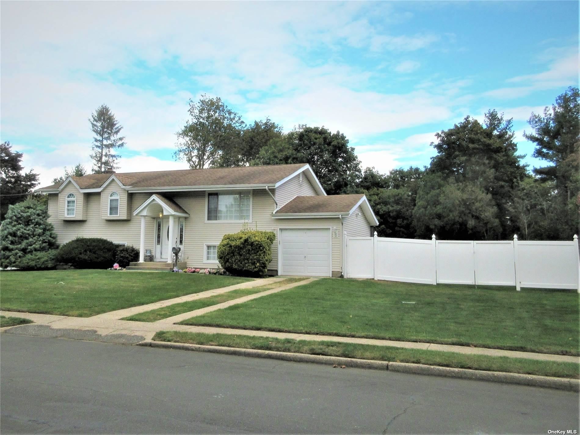 109 Ridge Rd, Wheatley Heights, NY 11798 MLS 3354266 Coldwell Banker