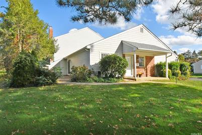 16 Meadow Court #0 - Photo 1