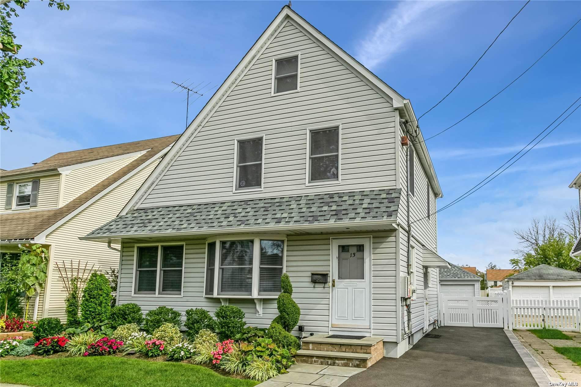 13 Temple St, Williston Park, NY 11596 MLS 3356078 Coldwell Banker