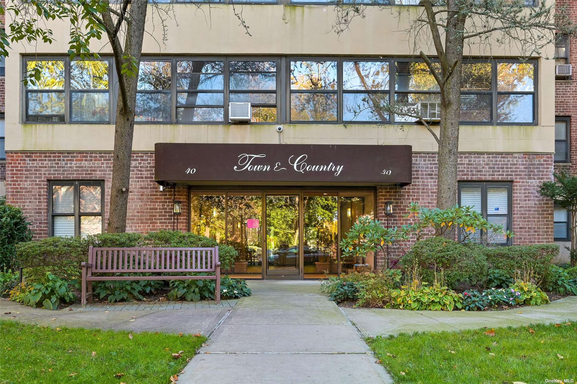 40 Schenck Ave 3M, Great Neck, NY 11021 MLS 3362564 Coldwell Banker