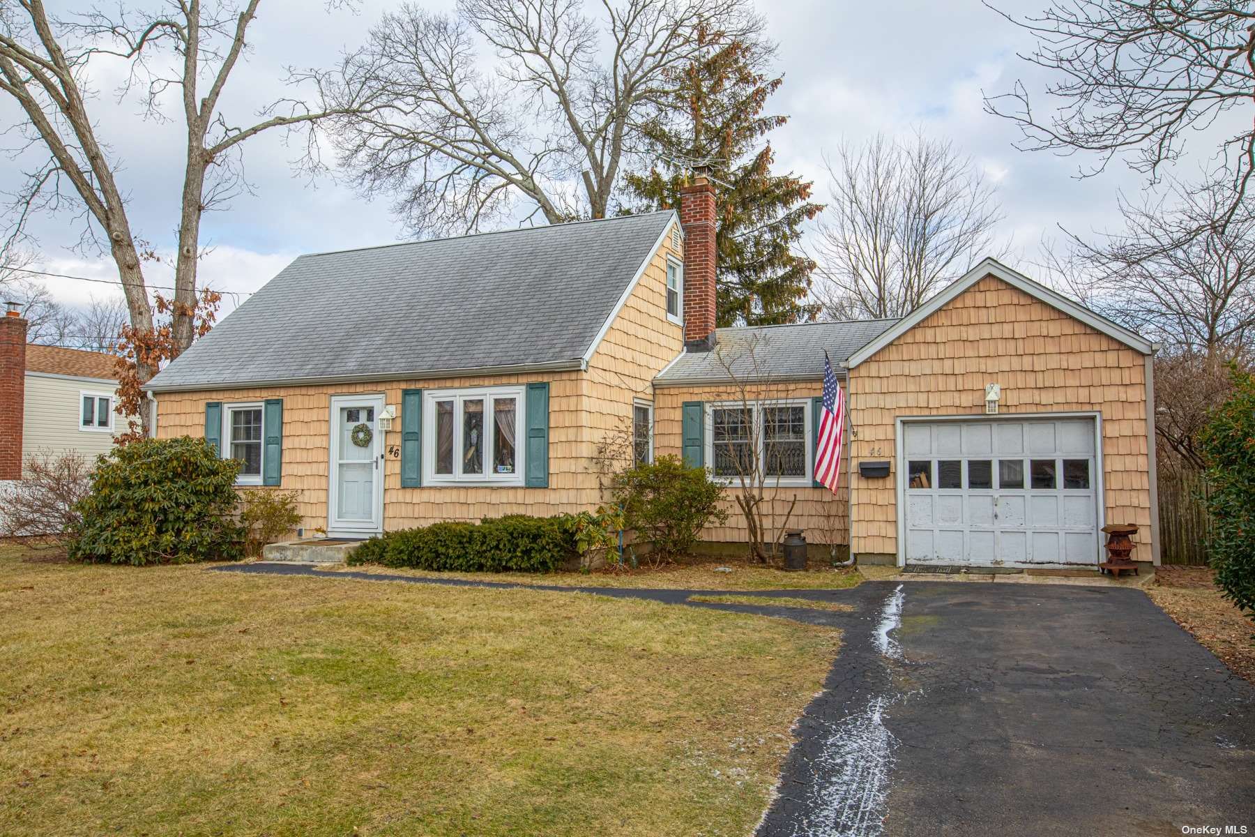 46 Colonial Rd, Copiague, NY 11726 MLS 3371873 Coldwell Banker