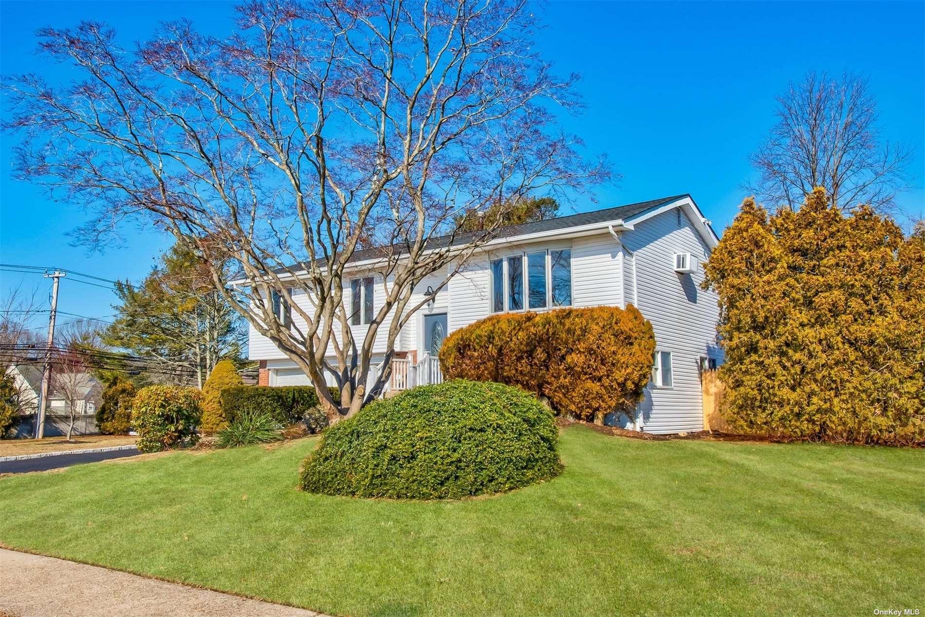 1 Valley Dr, Wheatley Heights, NY 11798 MLS 3378085 Coldwell Banker