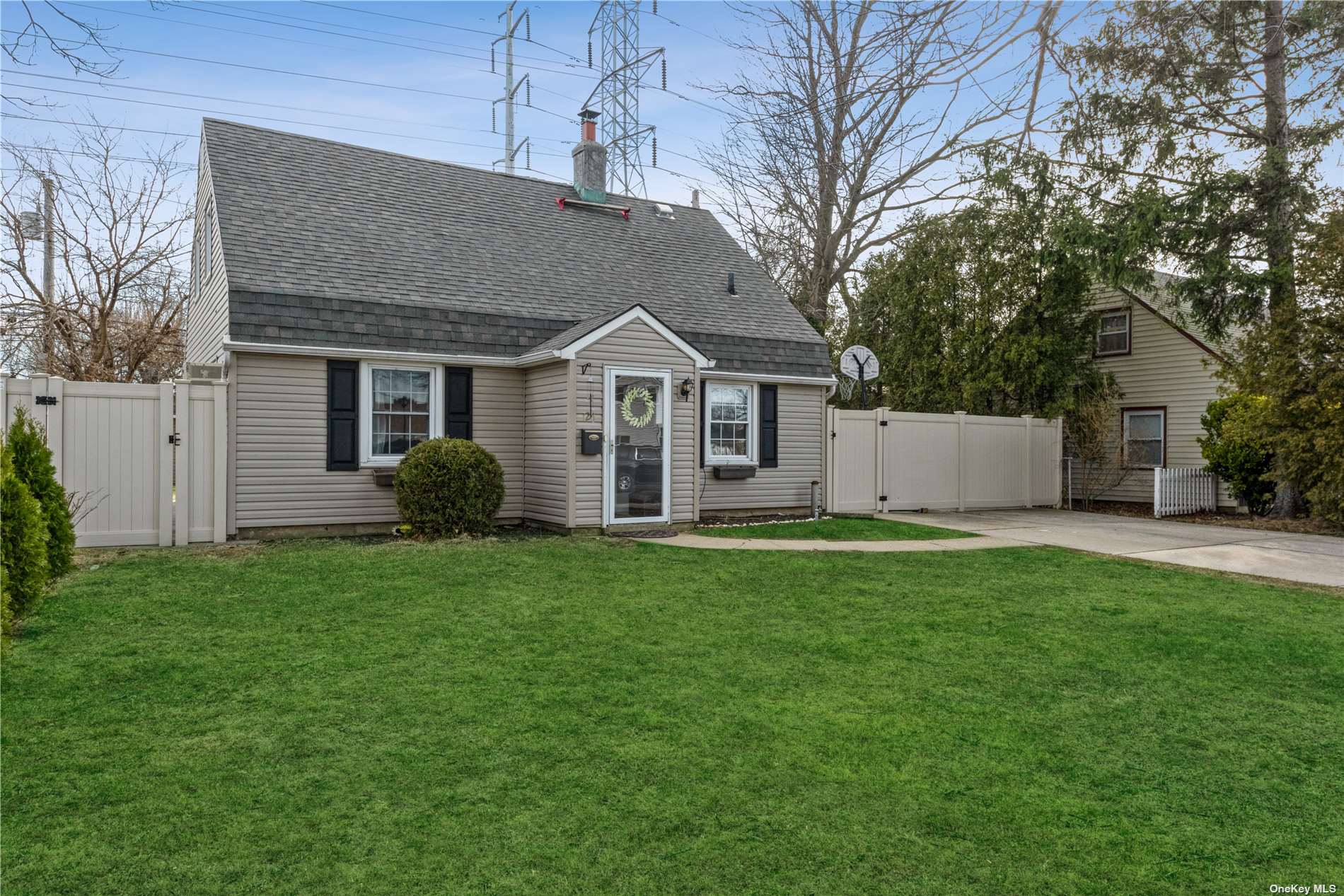 128 Cornflower Rd, Levittown, NY 11756 MLS 3383653 Coldwell Banker