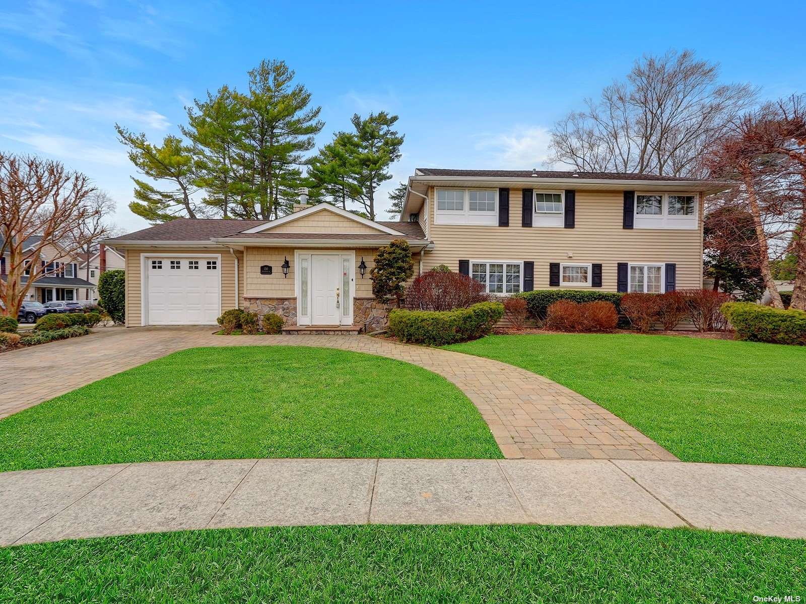 130 Willowood Dr, Wantagh, NY 11793 MLS 3384974 Coldwell Banker