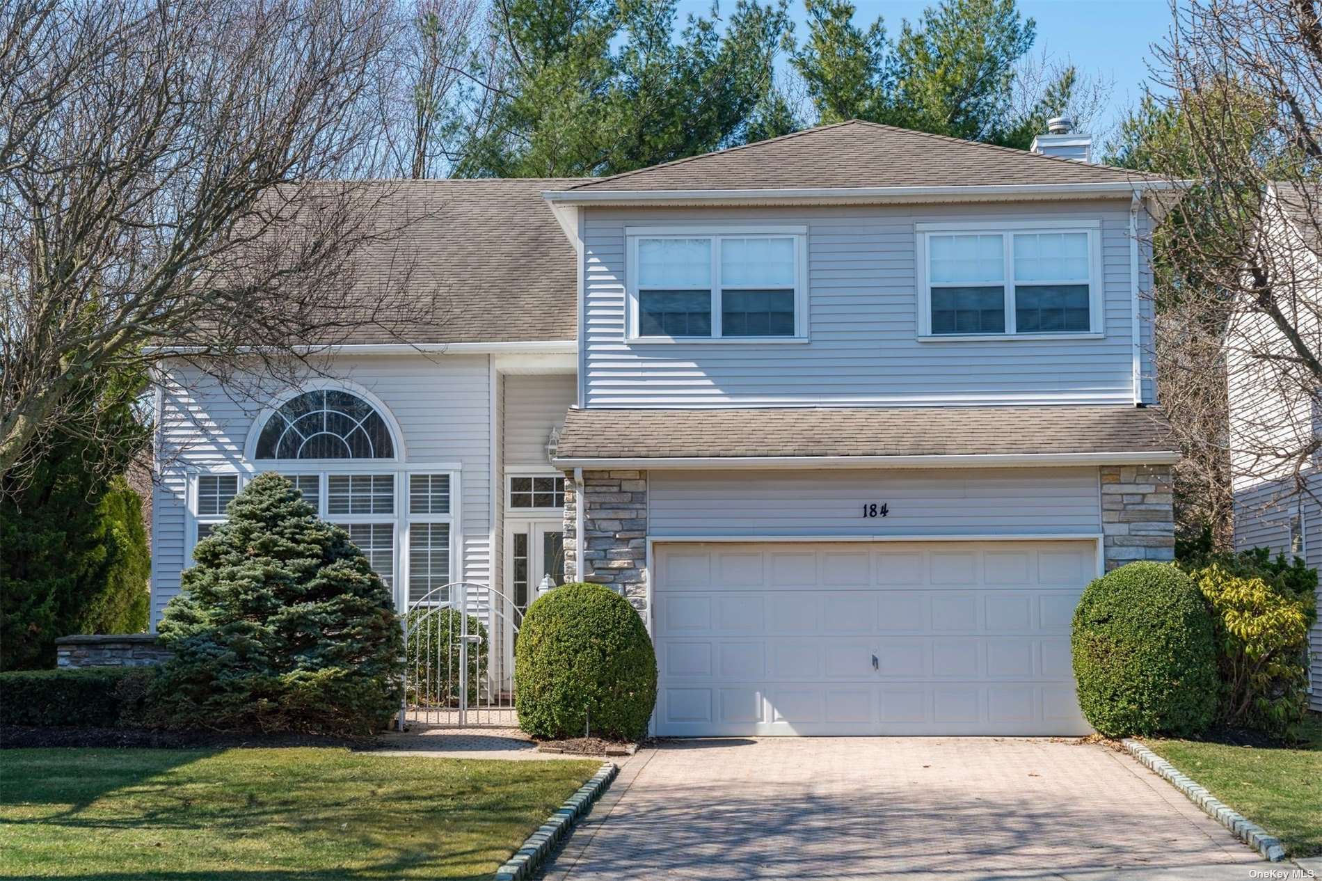 184 Windwatch Dr , Hauppauge, NY 11788 MLS L3386863 Coldwell Banker